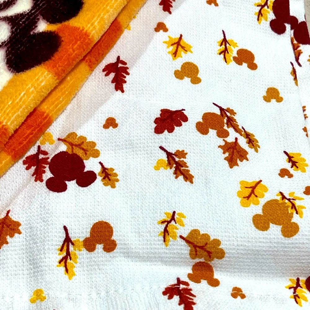 NWT Disney Kitchen Towels‎